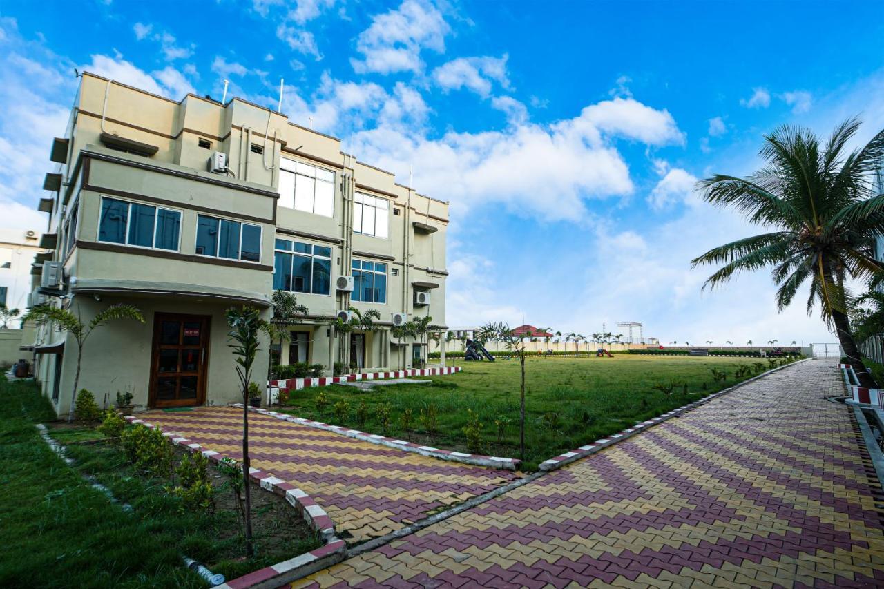 Silver Sand Eco Resort !! Beachfront !! With Biggest Pool And Huge Open Area !! Ideal For Weddings !! Couple Friendly !! Мандармани Экстерьер фото