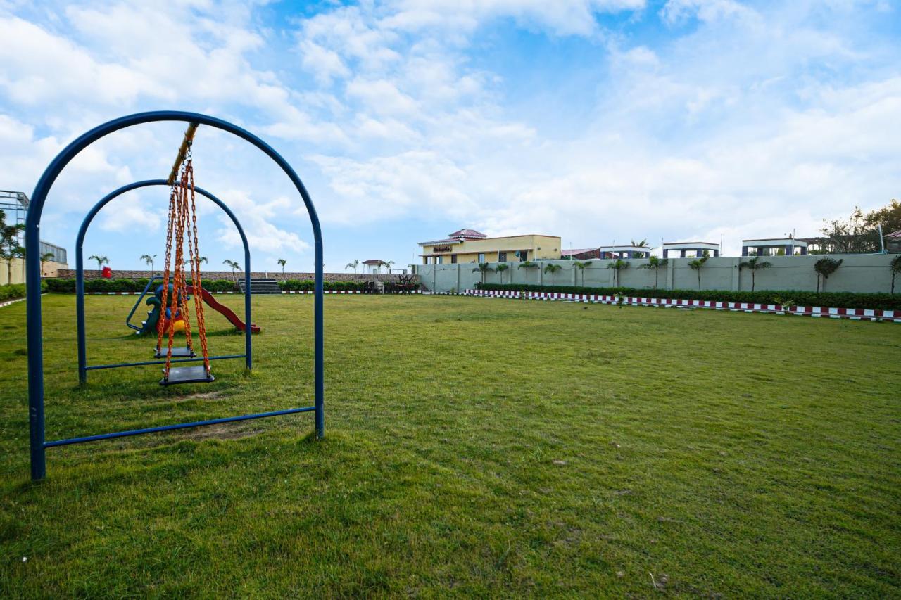 Silver Sand Eco Resort !! Beachfront !! With Biggest Pool And Huge Open Area !! Ideal For Weddings !! Couple Friendly !! Мандармани Экстерьер фото